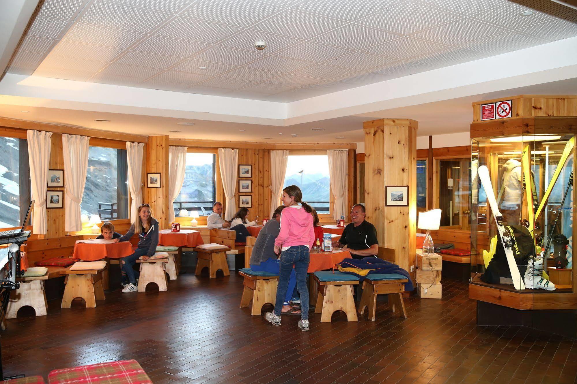 Albergo Quarto Pirovano Gebirgspass Stilfser Joch Exterior foto
